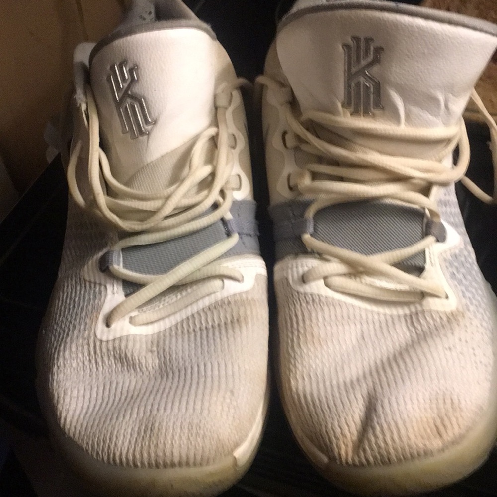 Kyrie sneakers 2018